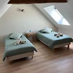 Private And Garden 10 Min From Mont St-michel