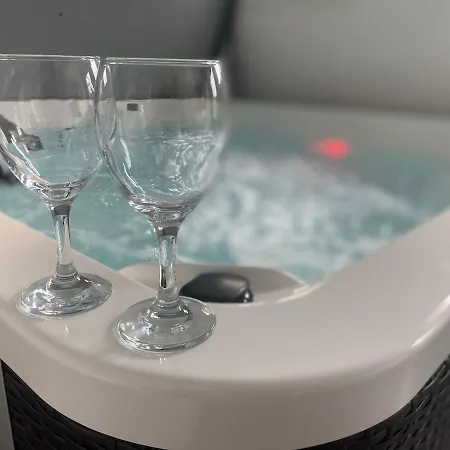 Private And Garden 10 Min From Mont St-michel *