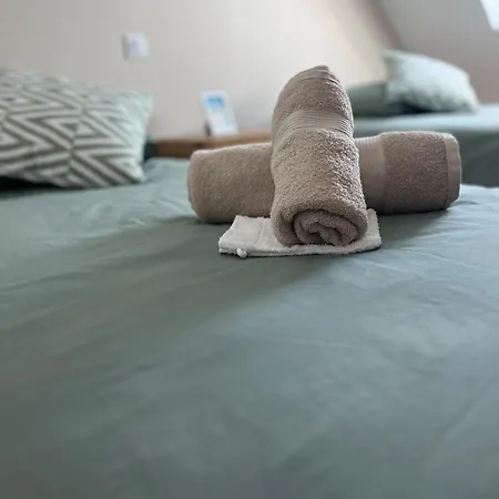 Private And Garden 10 Min From Mont St-michel