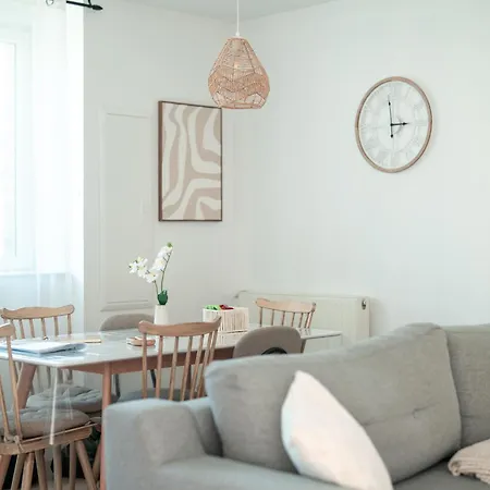 Private And Garden 10 Min From Mont St-michel