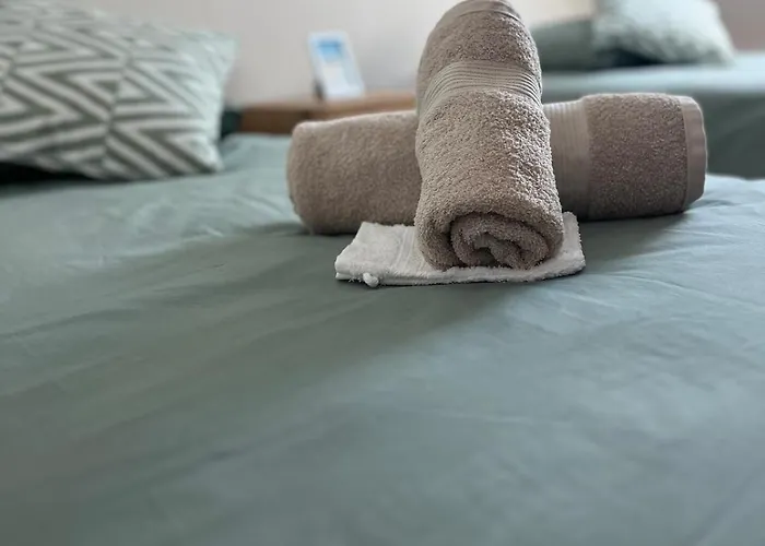 Private And Garden 10 Min From Mont St-michel