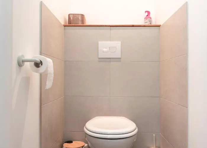 Private And Garden 10 Min From Mont St-michel *